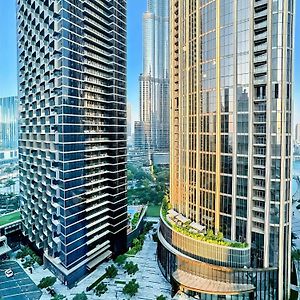 Downtown 2 Bedroom Burj Khalifa & Fountains Views 8 Min From Dubai Mall
