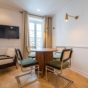 Appartement de Luxe à 1 Chambre à Coucher