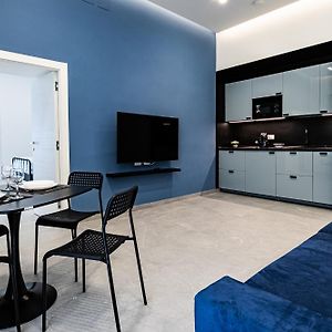 Alyde Apartments
