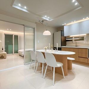Appartement à 3 Chambres à Coucher