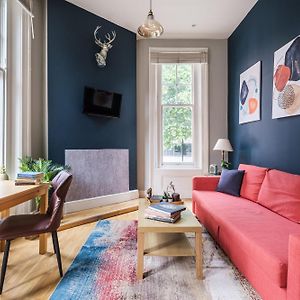 Sunny Corner Apartment In Center Of London