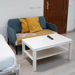 Estupendo Estudio Al Lado De Plaza La Merced