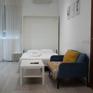 Estupendo Estudio Al Lado De Plaza La Merced
