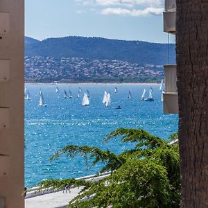 T2 - Les Dauphins, Bord De Mer