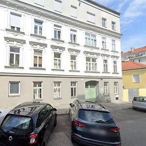 Zeus Design Apartment Schlosspark Schoenbrunn