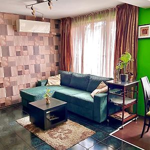 The Green Apartment - Free Parking