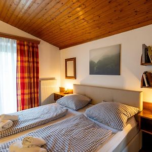 Familienappartement Mit Balkon