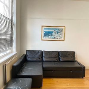 Appartement à 3 Chambres à Coucher