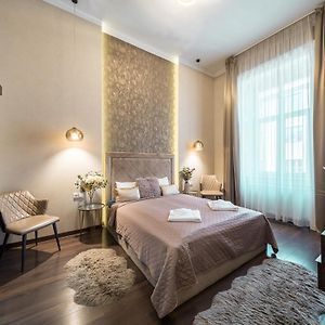 Dohany Dreamy Delight Luxury Apt With Sauna