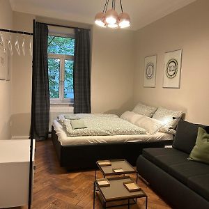 Appartement à 2 Chambres à Coucher