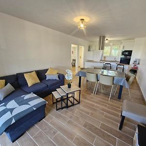 Appartement à 3 Chambres à Coucher