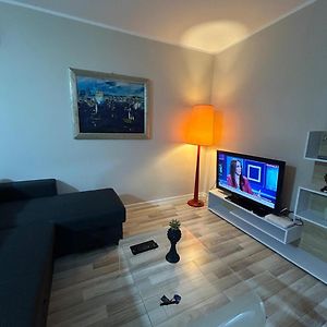 Alle'S M Shyri Accommodations