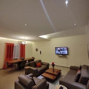 Appartement à 2 Chambres à Coucher
