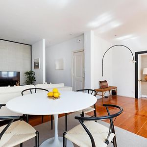 Appartement de Luxe à 2 Chambres à Coucher