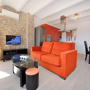 Appartement à 2 Chambres à Coucher