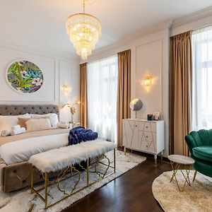 Old Town One Bedroom Apartments