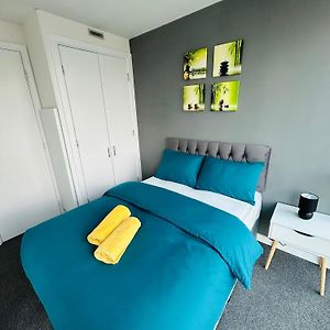 Appartement de Luxe à 2 Chambres à Coucher