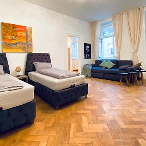 Appartement à 2 Chambres à Coucher