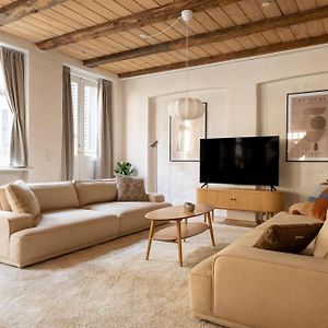 Appartement à 4 Chambres à Coucher