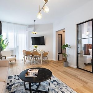 Appartement à 3 Chambres à Coucher