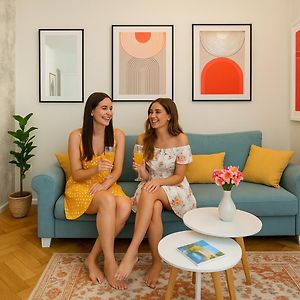 Urban Dream Studio With City Views & Comfort