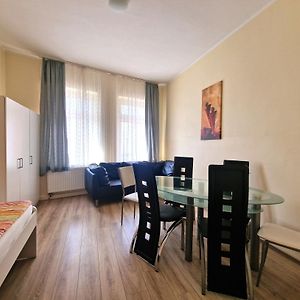Appartement à 3 Chambres à Coucher