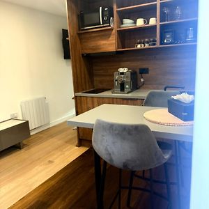 New Built Cosy Apartment Within Walking Distance Of Churchill Hospital
