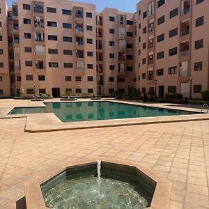 Appartement Agreable & Grand Piscine & Family