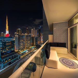 Luxury Apartment With Balcony & Full Burj Khalifa View By Dejaview Stays