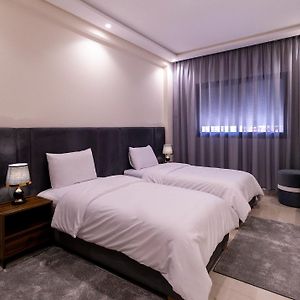 Appartement de Luxe à 2 Chambres à Coucher