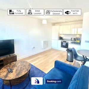Modern Apartment By Avalora Short Lets & Serviced Accommodation Old Trafford With Free Parking, Mcr Stadium - Ua92