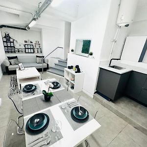 Central Lisbon Studio, Great Central Location