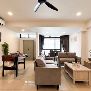 Appartement à 3 Chambres à Coucher