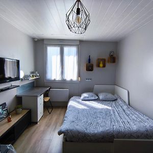 Studio Lit King-Size