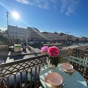 Emplacement Rare Elegant Appartement Avec Balcon Sur Le Canal Royal