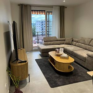 Appartement à 2 Chambres à Coucher