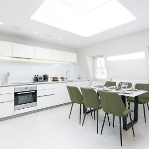 Appartement de Luxe à 3 Chambres à Coucher