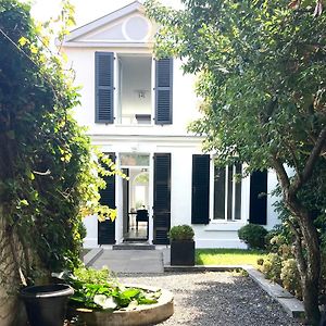 Villa au Bord de la Mer