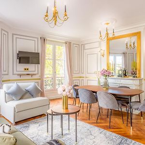 Appartement à 2 Chambres à Coucher