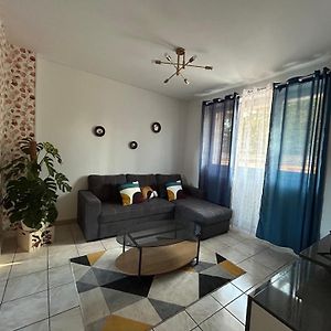 Appartement à 2 Chambres à Coucher
