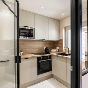 Beautiful Haussmannian Apartment - South Balcony