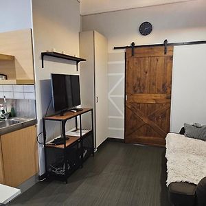 Appartement à 3 Chambres à Coucher aux Étages Supérieurs