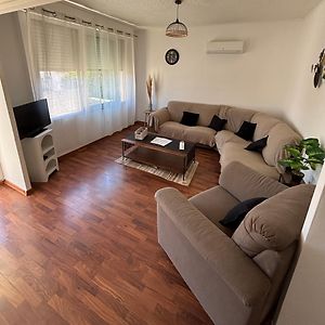Unique Appartement Zen Et Detente Dans Villa Avec Piscine Tres Bien Place