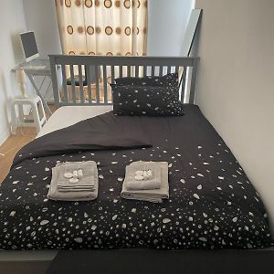Lascelles House - A Few Mins To Us Embassy, Battersea Power Station & Central London