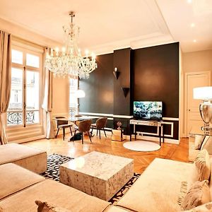 Appartement à 2 Chambres à Coucher