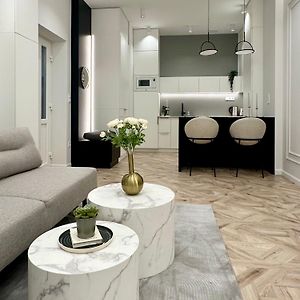 Szekely At Andrassy Suite -Szm4