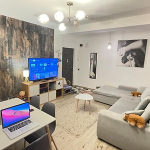 Appartement à 2 Chambres à Coucher