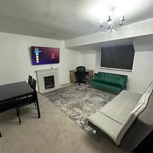 Appartement à 2 Chambres à Coucher