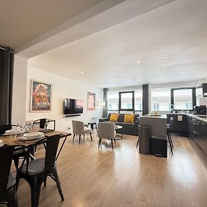 Appartement à 2 Chambres à Coucher