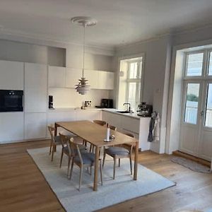 Appartement à 3 Chambres à Coucher